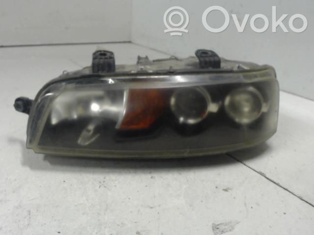 Fiat Punto (188) Lampa przednia 