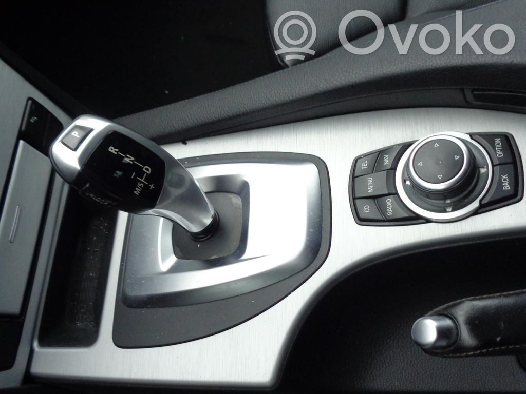 BMW 5 E60 E61 Pavarų perjungimo mechanizmas (kulisa) 