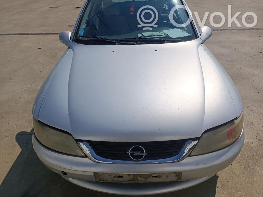 Opel Vectra B Pokrywa przednia / Maska silnika 