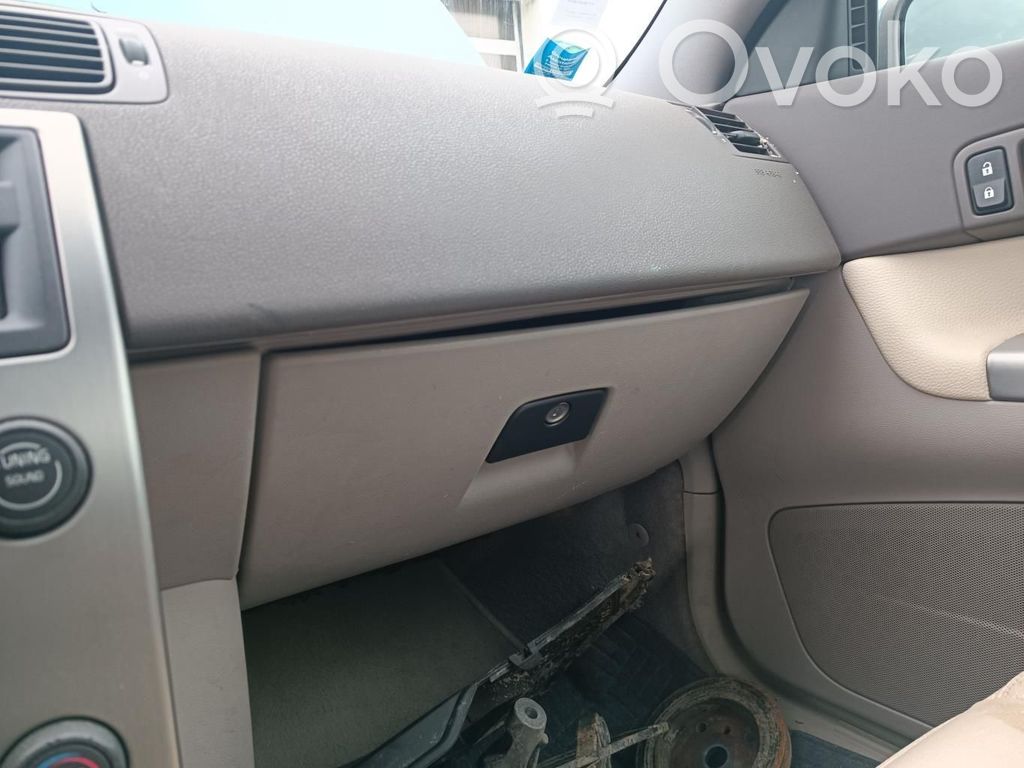 Volvo C30 Daiktadėžės (bordačioko) komplektas 