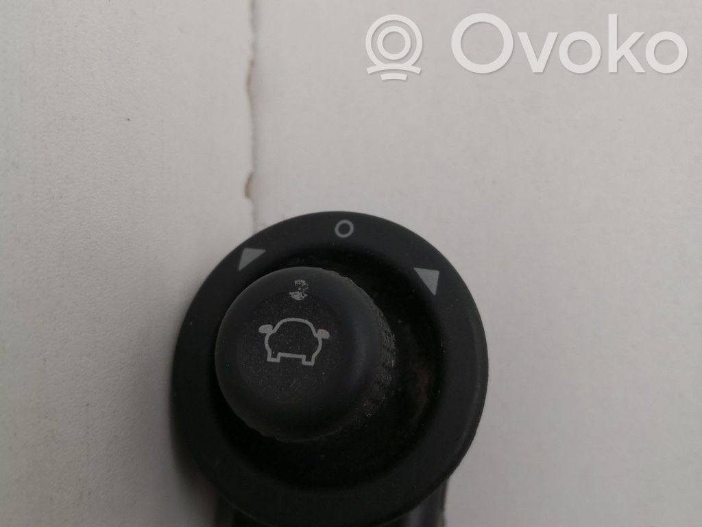 Wing mirror switch   1782898