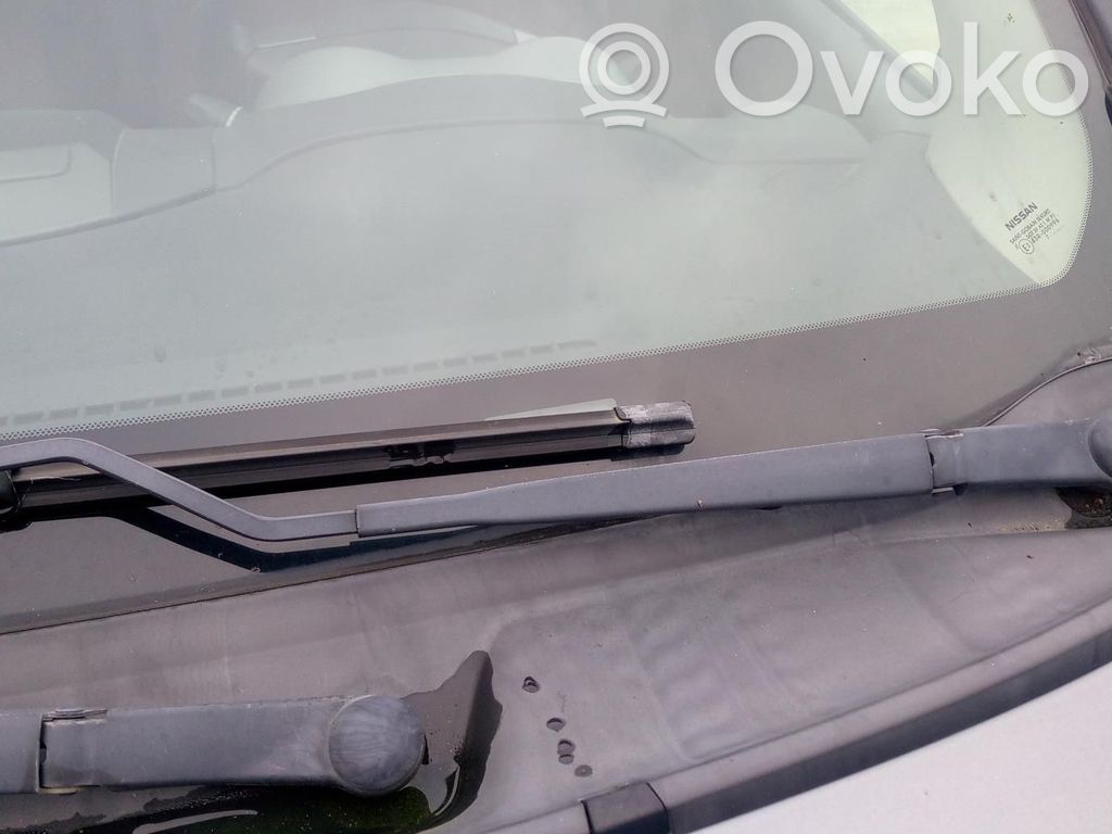 Nissan Note (E11) Front wiper blade arm 
