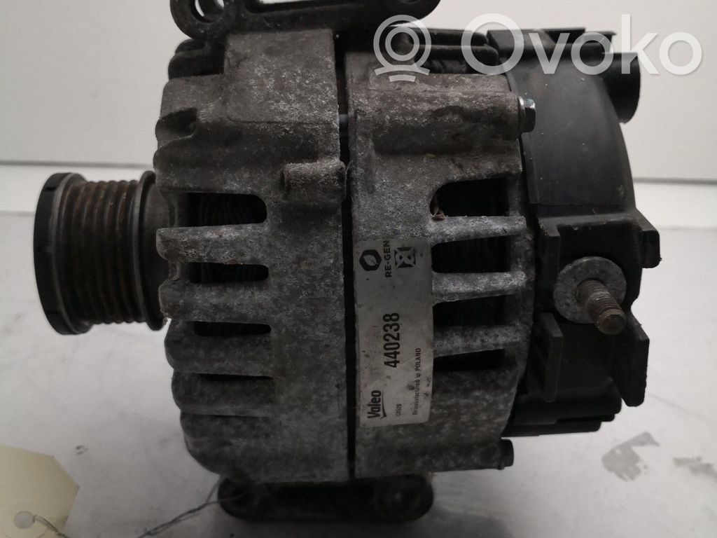 Mercedes-Benz Sprinter W906 Alternator 