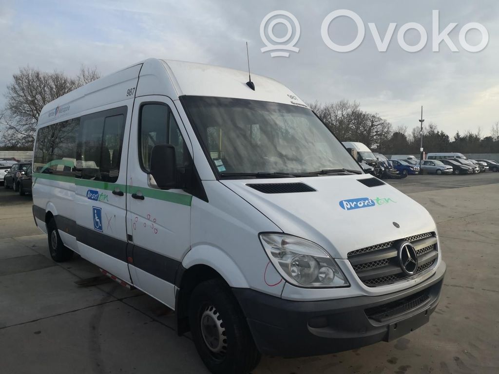 Mercedes-Benz Sprinter W906 Zacisk hamulcowy przedni 