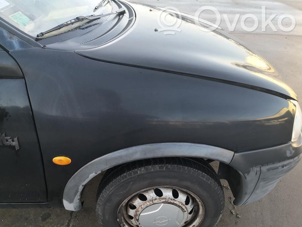 Opel Corsa B Sparnas 