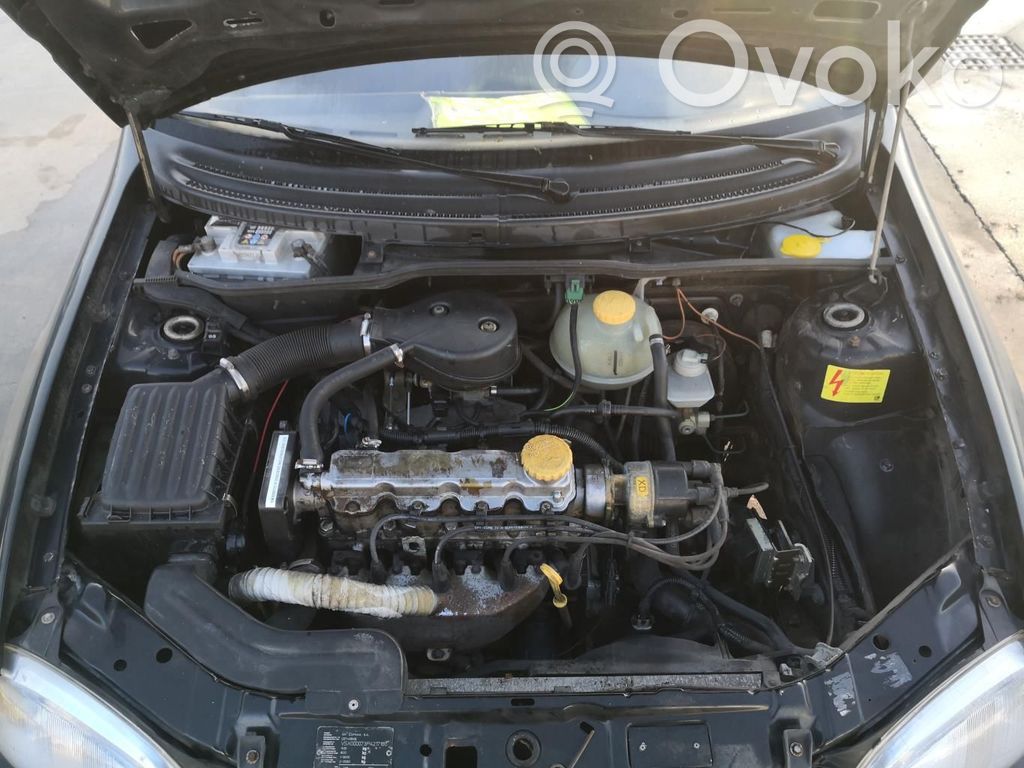 Opel Corsa B Aušinimo skysčio radiatorius 