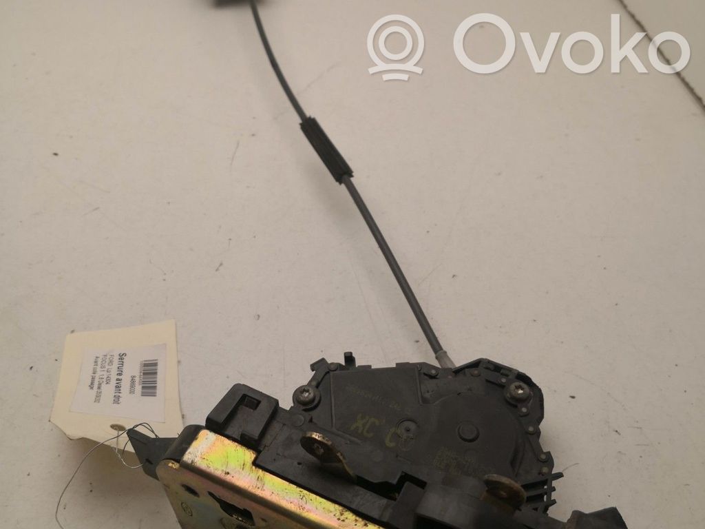 Ford Focus Priekšpusē slēdzene 