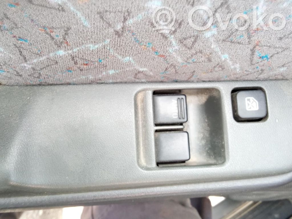 Nissan Primera Interrupteur commade lève-vitre 