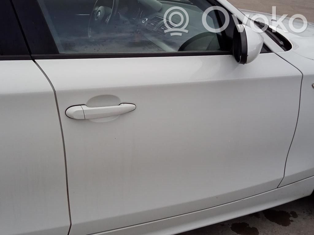 BMW 1 E81 E87 Luna de la puerta delantera cuatro puertas 
