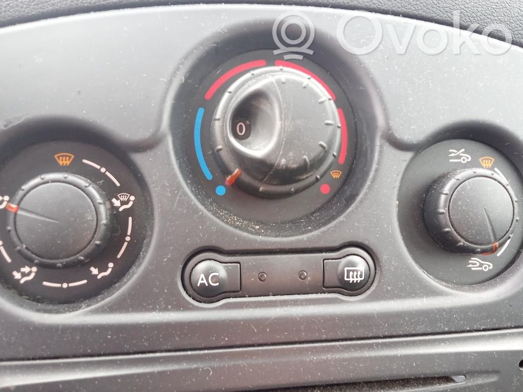 Renault Clio III Climate control unit 