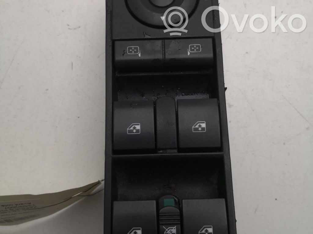 Opel Zafira B Interruptor del elevalunas eléctrico 