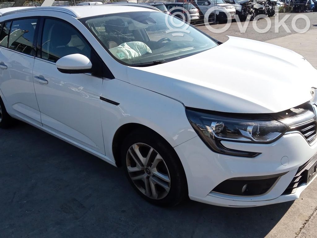 Renault Megane IV Priekinis traversas 