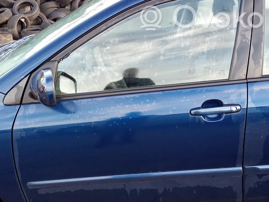 Toyota Corolla E120 E130 Priekšpusē slēdzene 