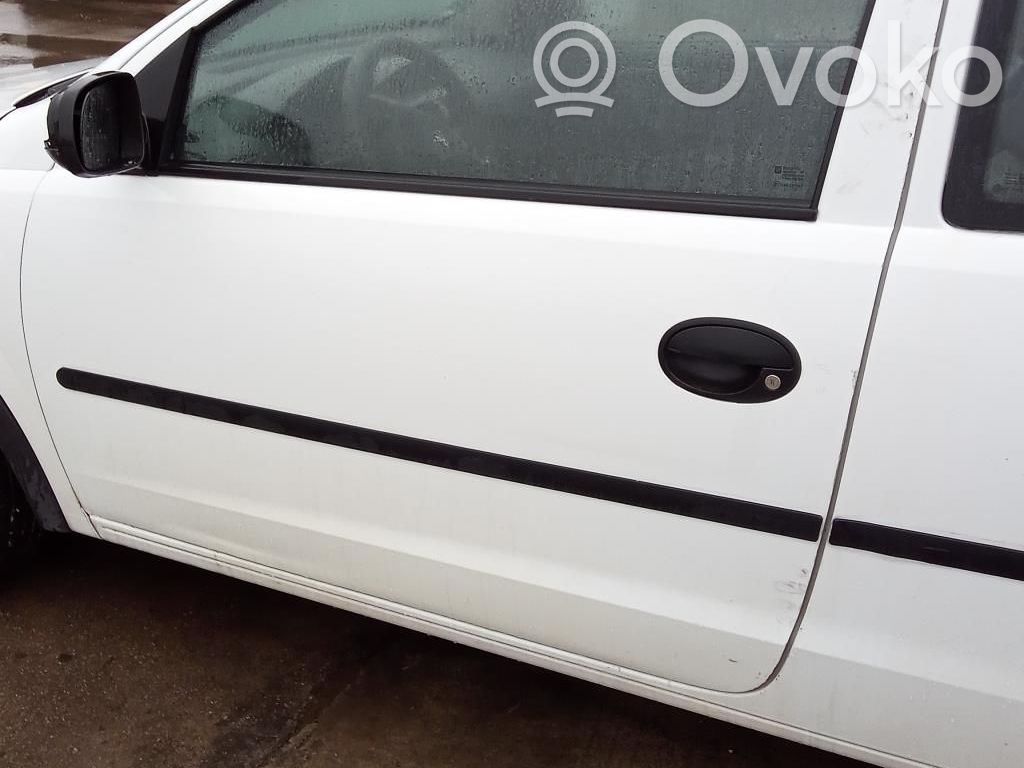 Opel Corsa C Priekšpusē slēdzene 