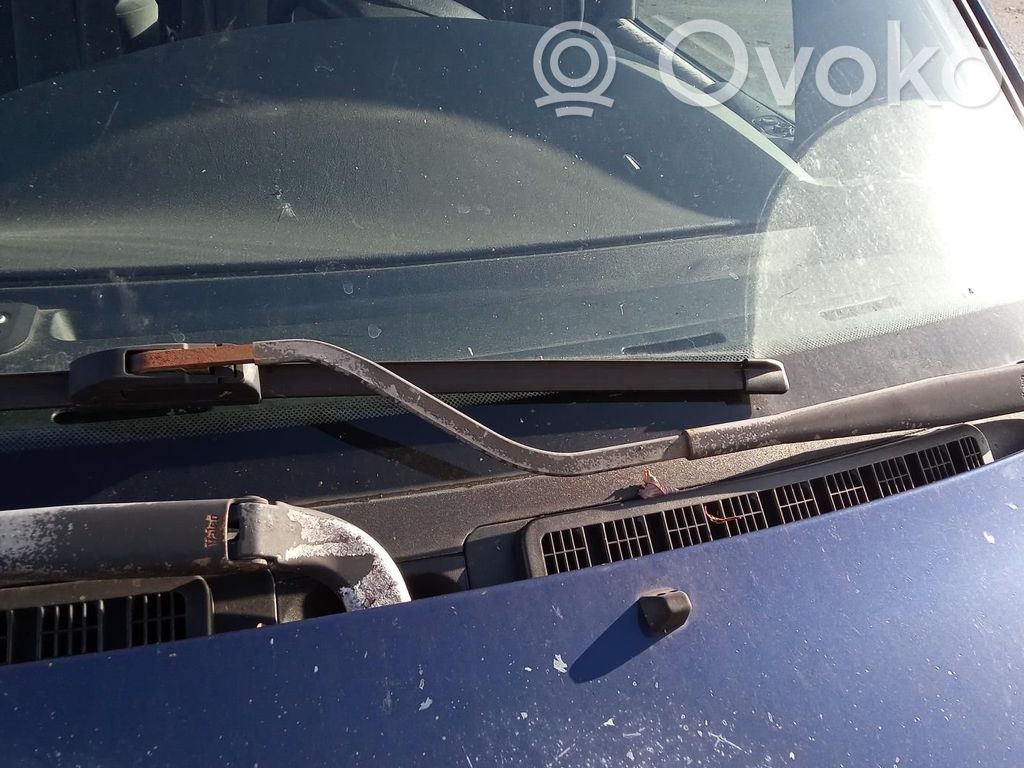 Peugeot 806 Front wiper blade arm 