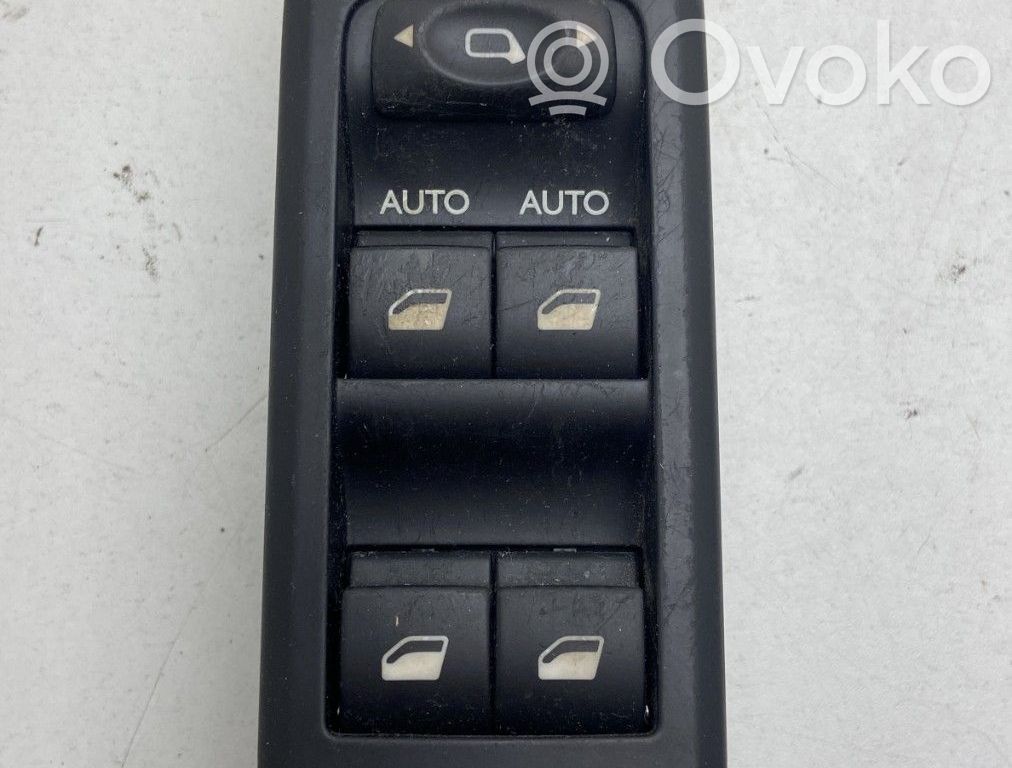 Electric window control switch   98001090XT