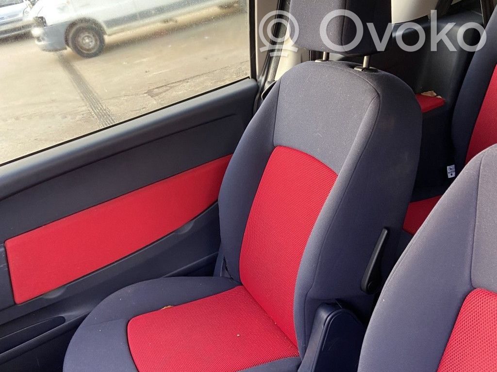 Peugeot 1007 Fotel przedni pasażera 