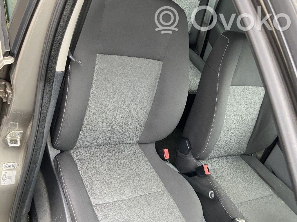 Renault Grand Modus Etumatkustajan istuin 
