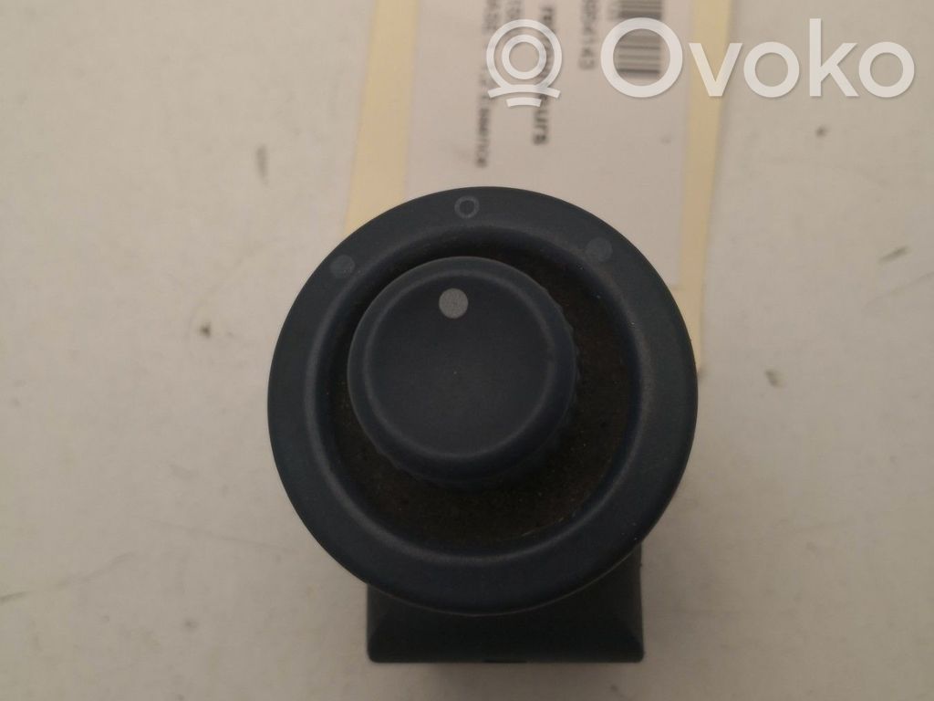 Renault Twingo I Wing mirror switch 