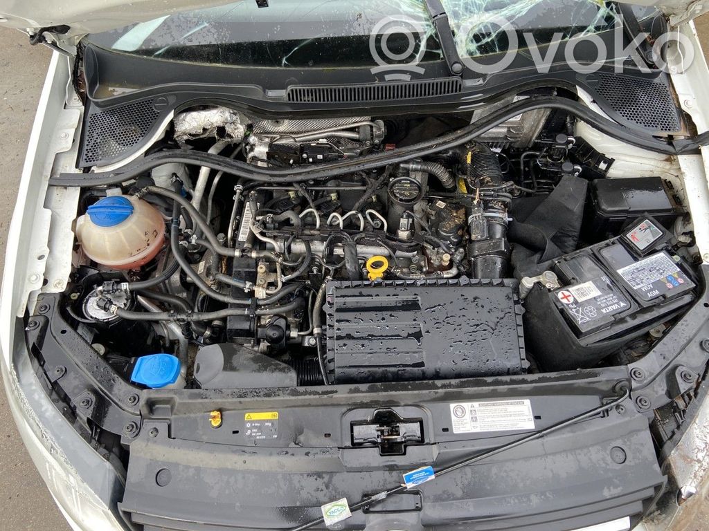Volkswagen Polo V 6R Interkūlerio radiatorius 