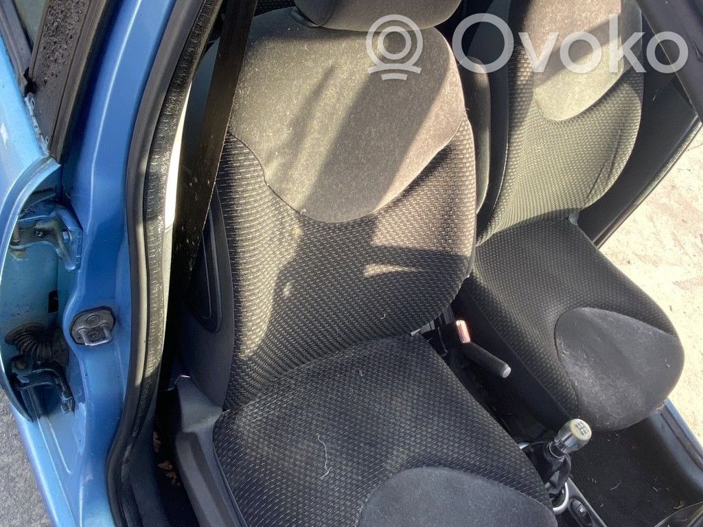 Citroen C3 Etumatkustajan istuin 