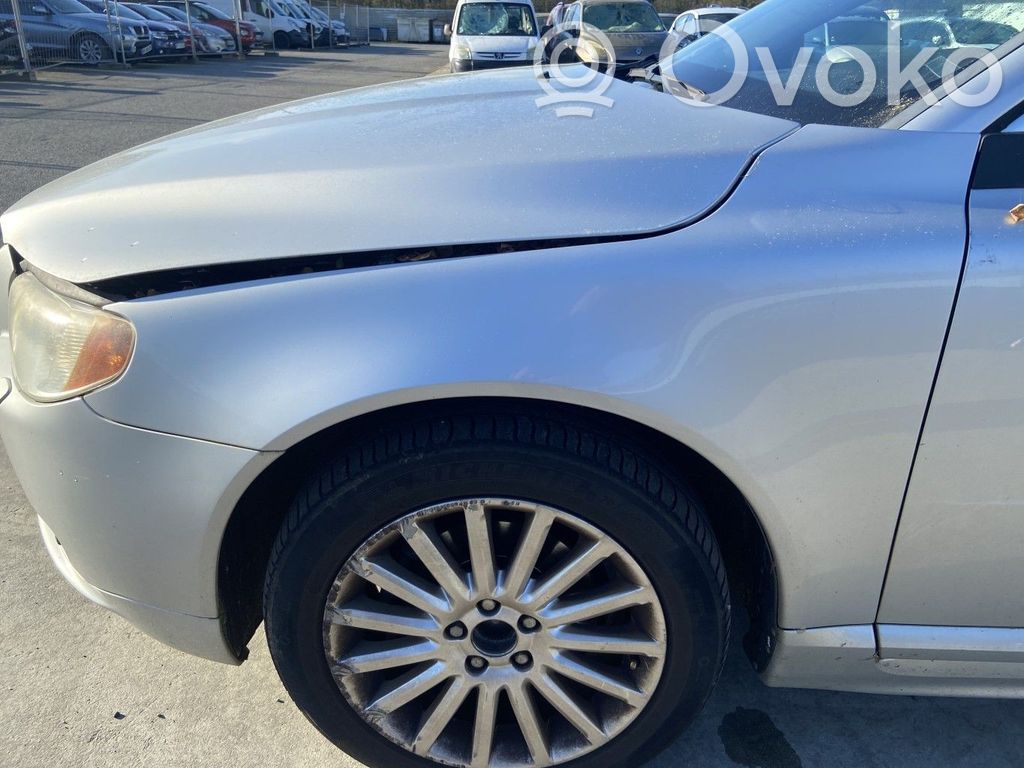 Volvo S80 Spārns 