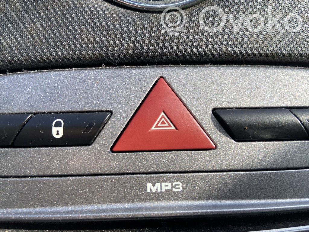 Peugeot 308 Przycisk świateł awaryjnych 