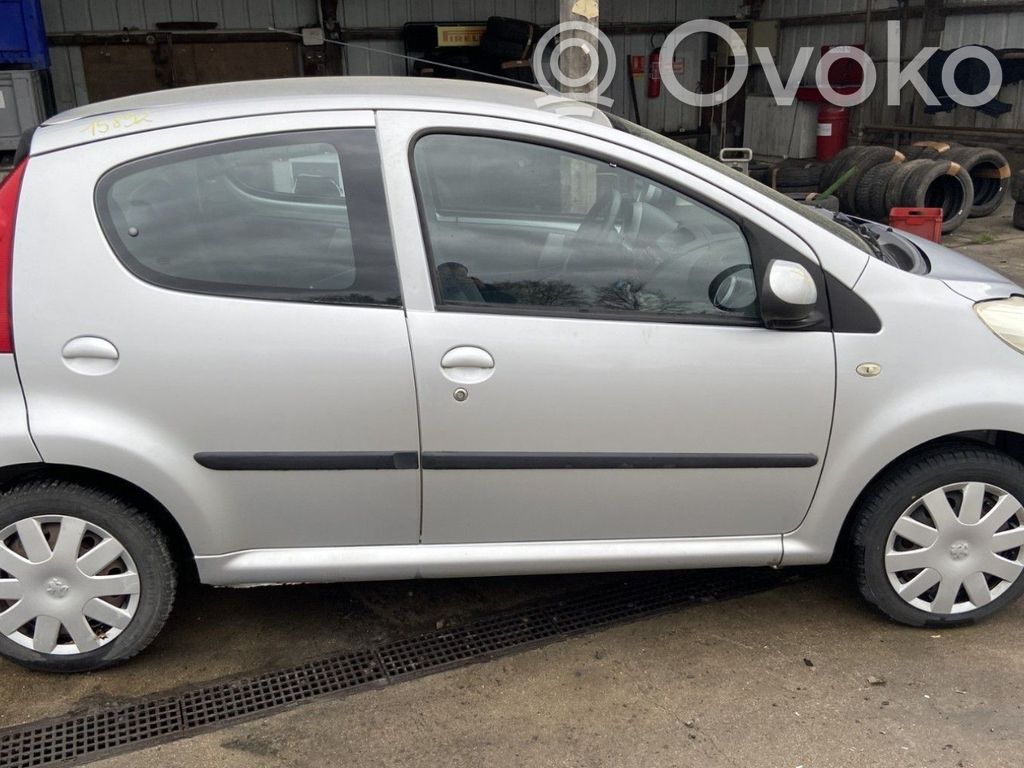 Peugeot 107 Priekinis pusašis 