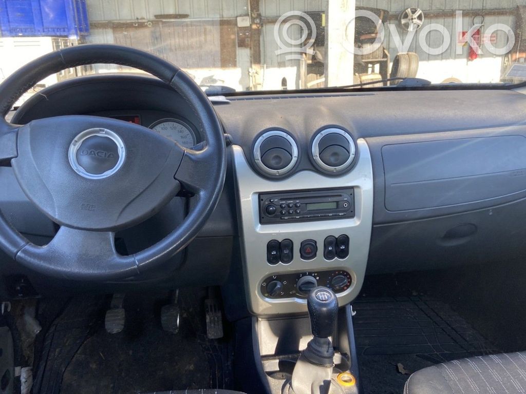 Dacia Sandero Windscreen/window heater switch 