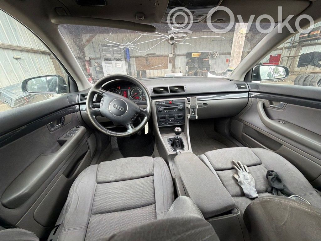 Audi A4 S4 B6 8E 8H Panel / Radioodtwarzacz CD/DVD/GPS 