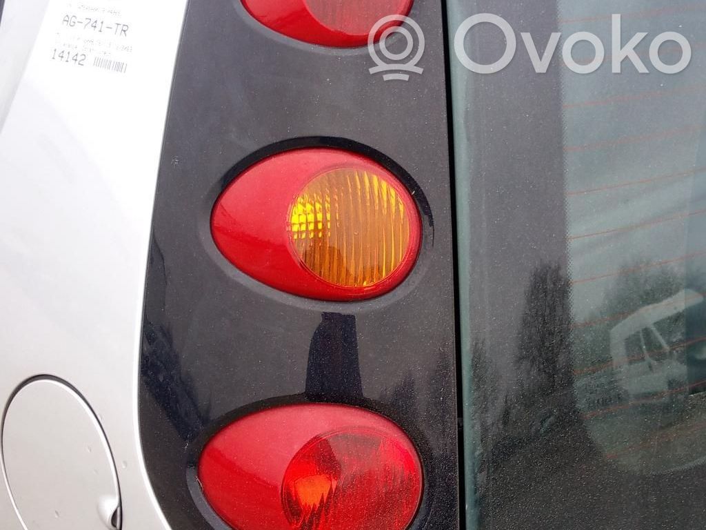 Smart ForFour I Galinis žibintas kėbule 