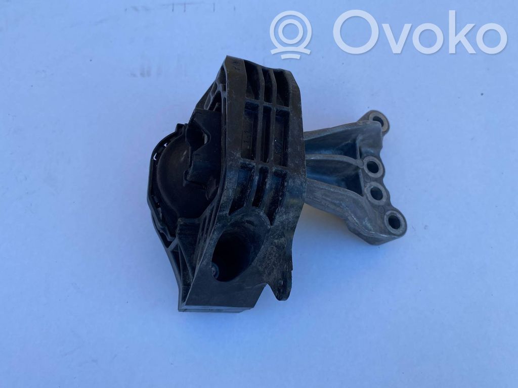 Opel Corsa F Engine mounting bracket 