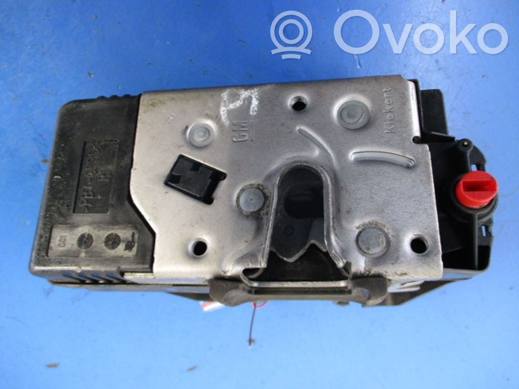 Opel Vectra C Takaoven lukko 