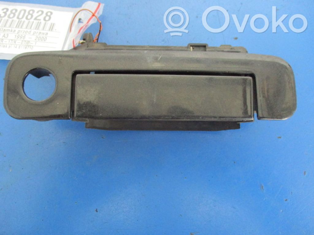 Manecilla externa puerta delantera   8D0837208A,8D0837208A