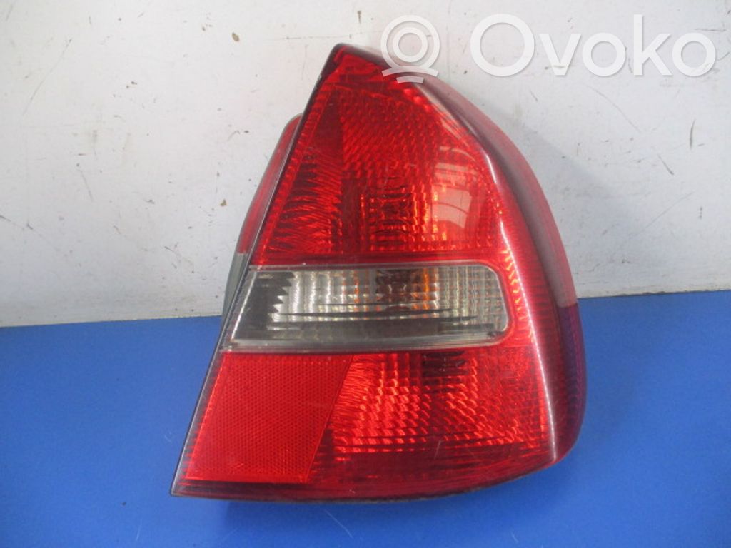 Mitsubishi Carisma Lampă spate în caroserie 