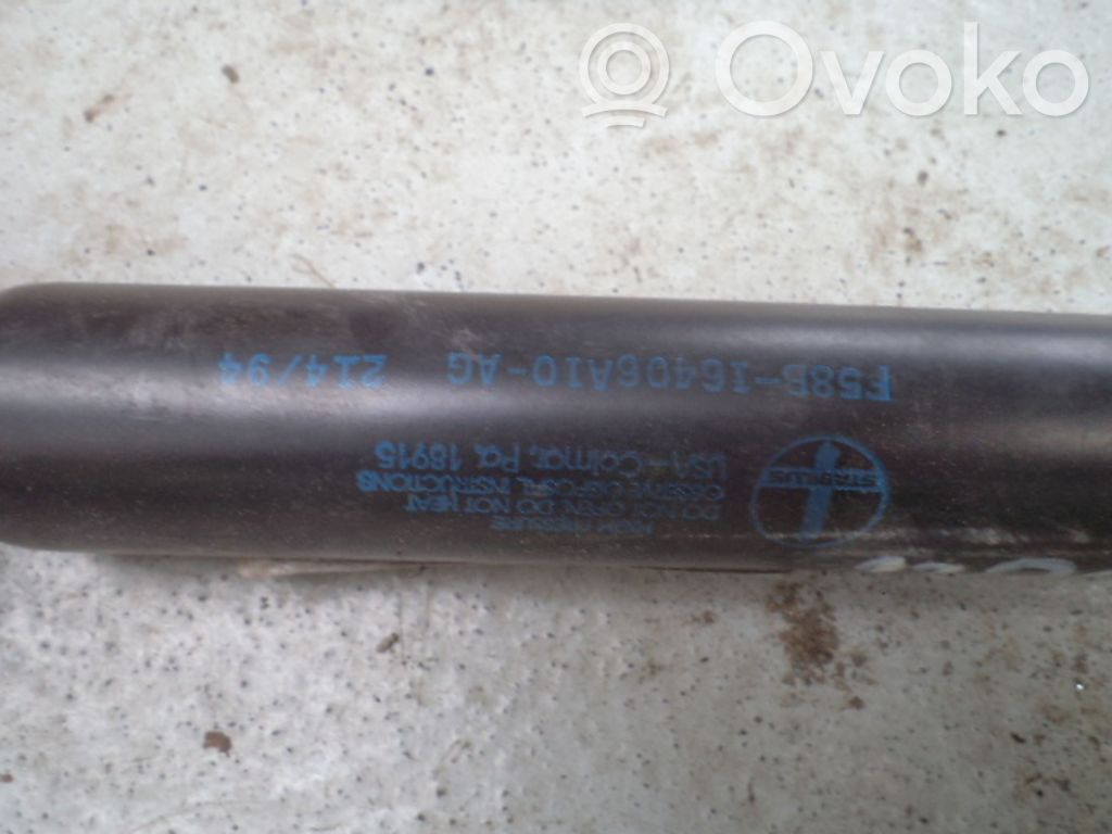 Shock absorber/damper mounting bracket