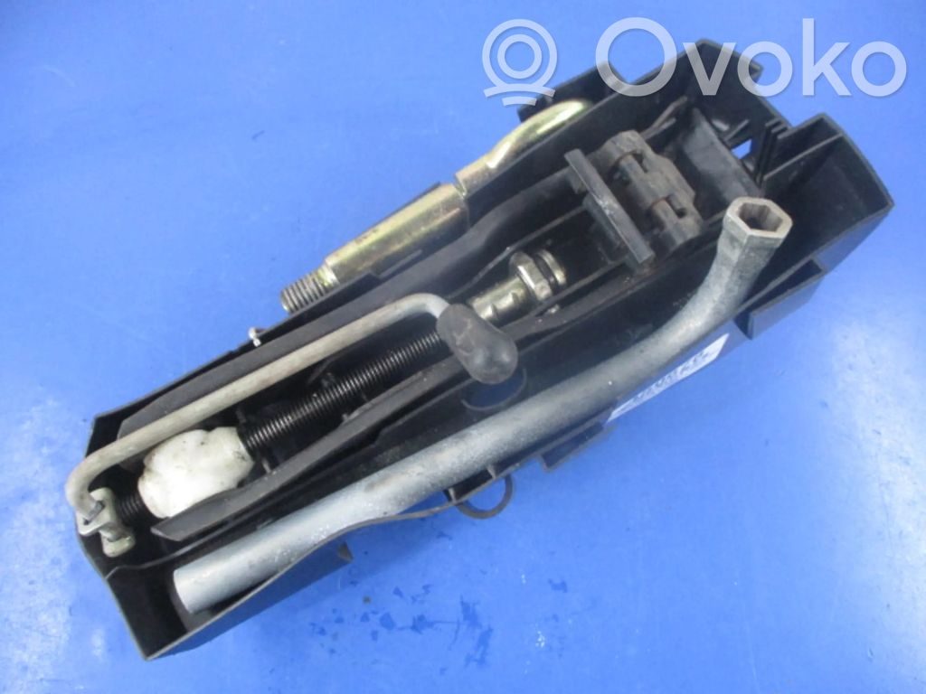 Seat Arosa Cric di sollevamento 