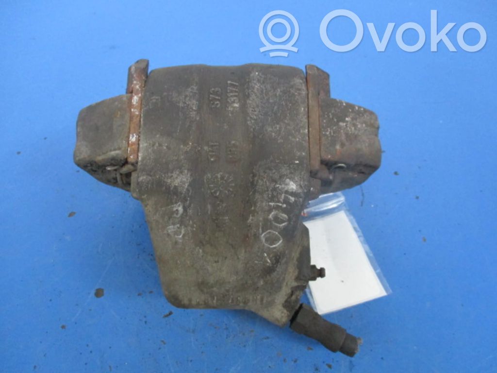 Caliper de freno delantero