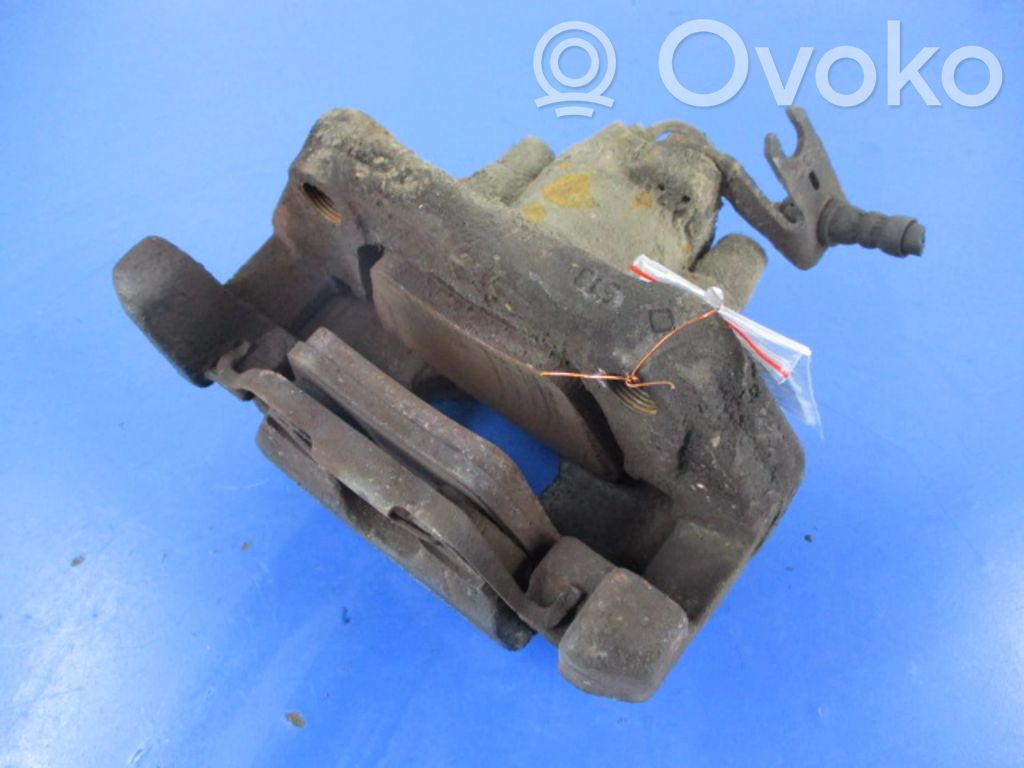 Caliper de freno delantero