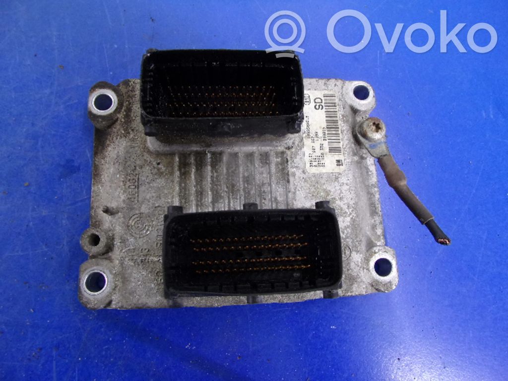 Unidad de control/módulo ECU del motor   55350552,55350552