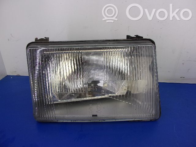 AC 428 Phare frontale