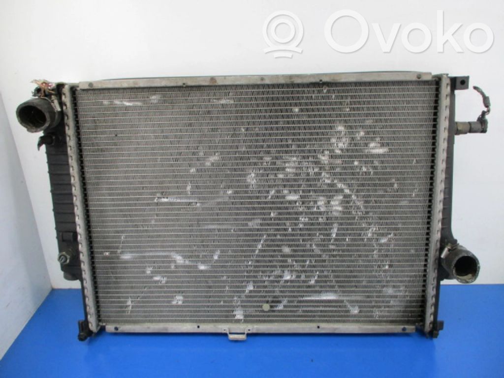 BMW 7 E32 Aušinimo skysčio radiatorius 