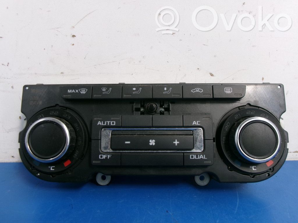 Skoda Octavia Mk2 (1Z) Climate control unit 