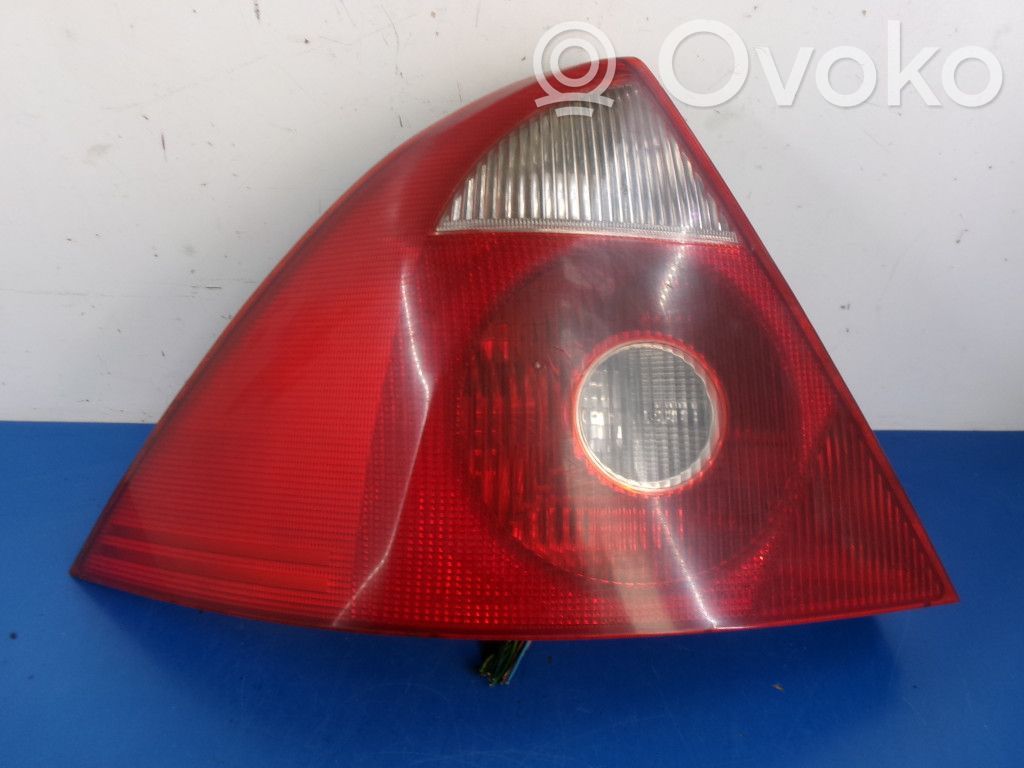 Ford Mondeo Mk III Lampă spate în caroserie