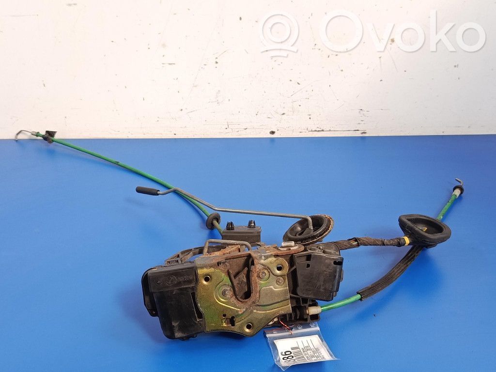 Cerradura de puerta trasera