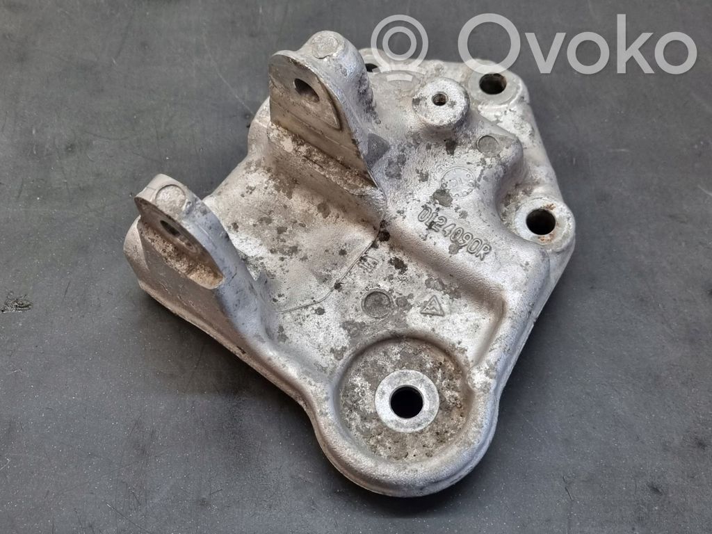 Engine mounting bracket   0124090R