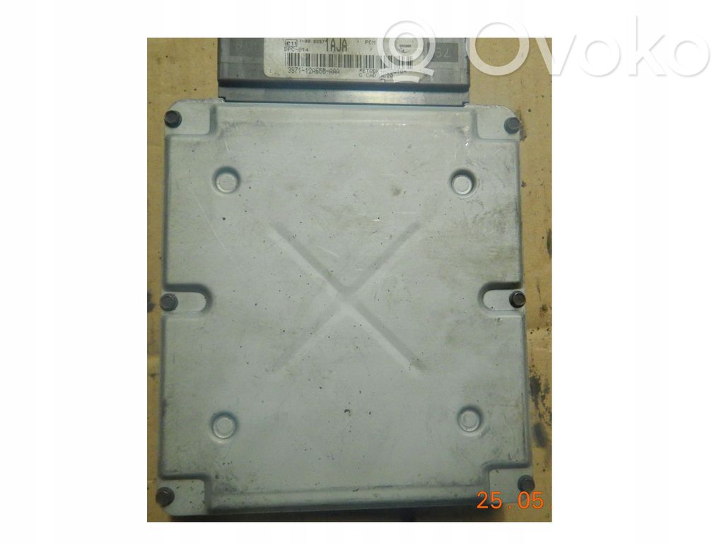 Ford Mondeo Mk III Engine control unit/module 