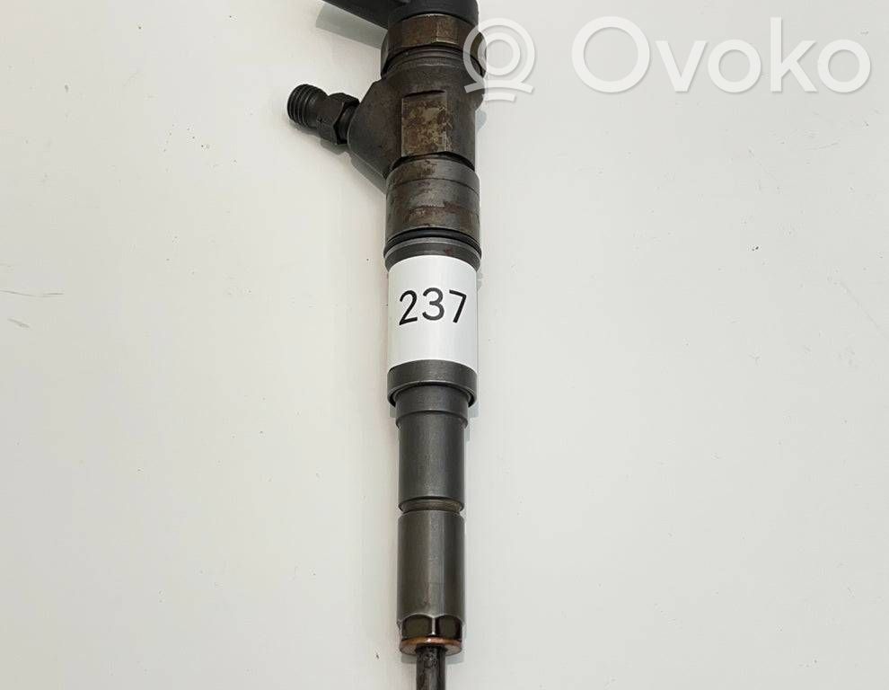 Fuel injector   04451102,7794652