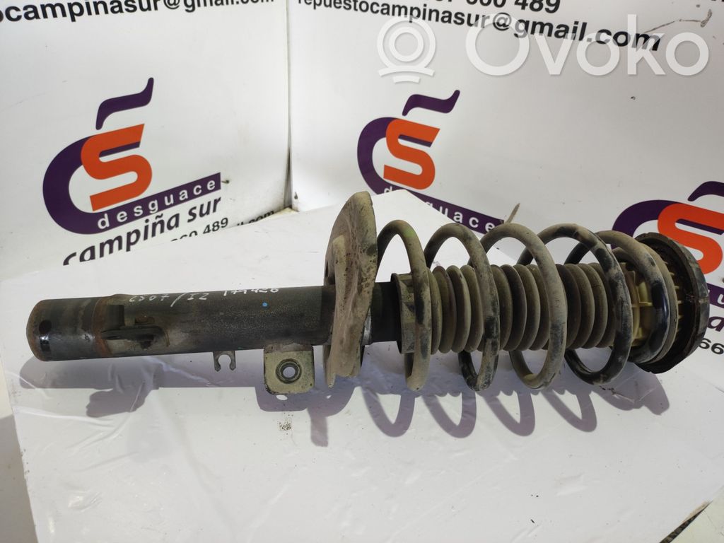 Front shock absorber with coil spring