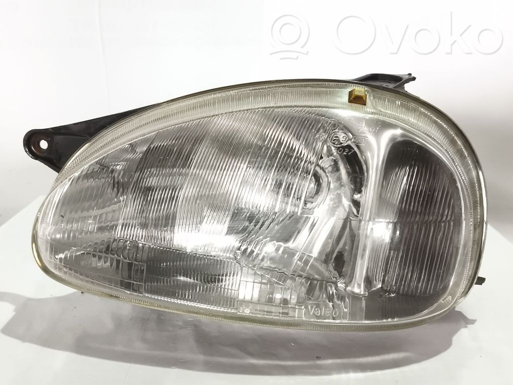 Opel Corsa B Phare frontale 